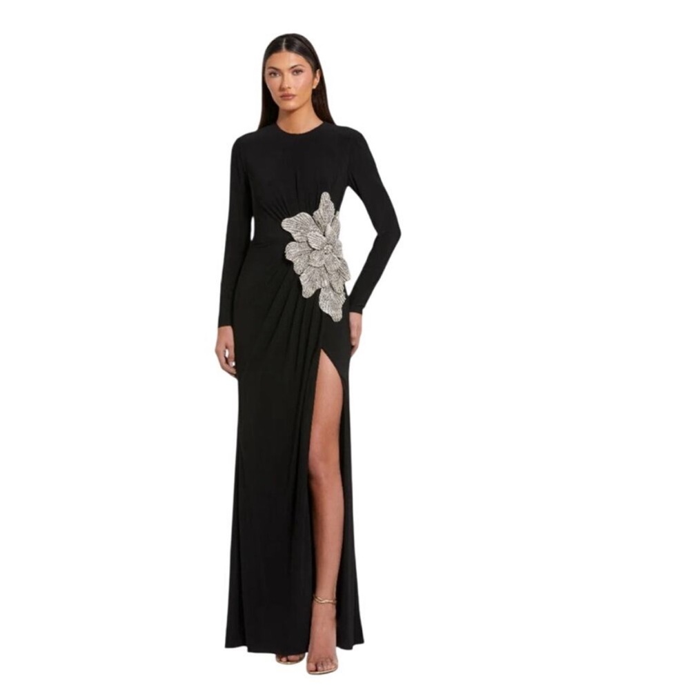 NWT Mac Duggal 11809 Black Jersey Gown With Embellished Flower Black Size 6